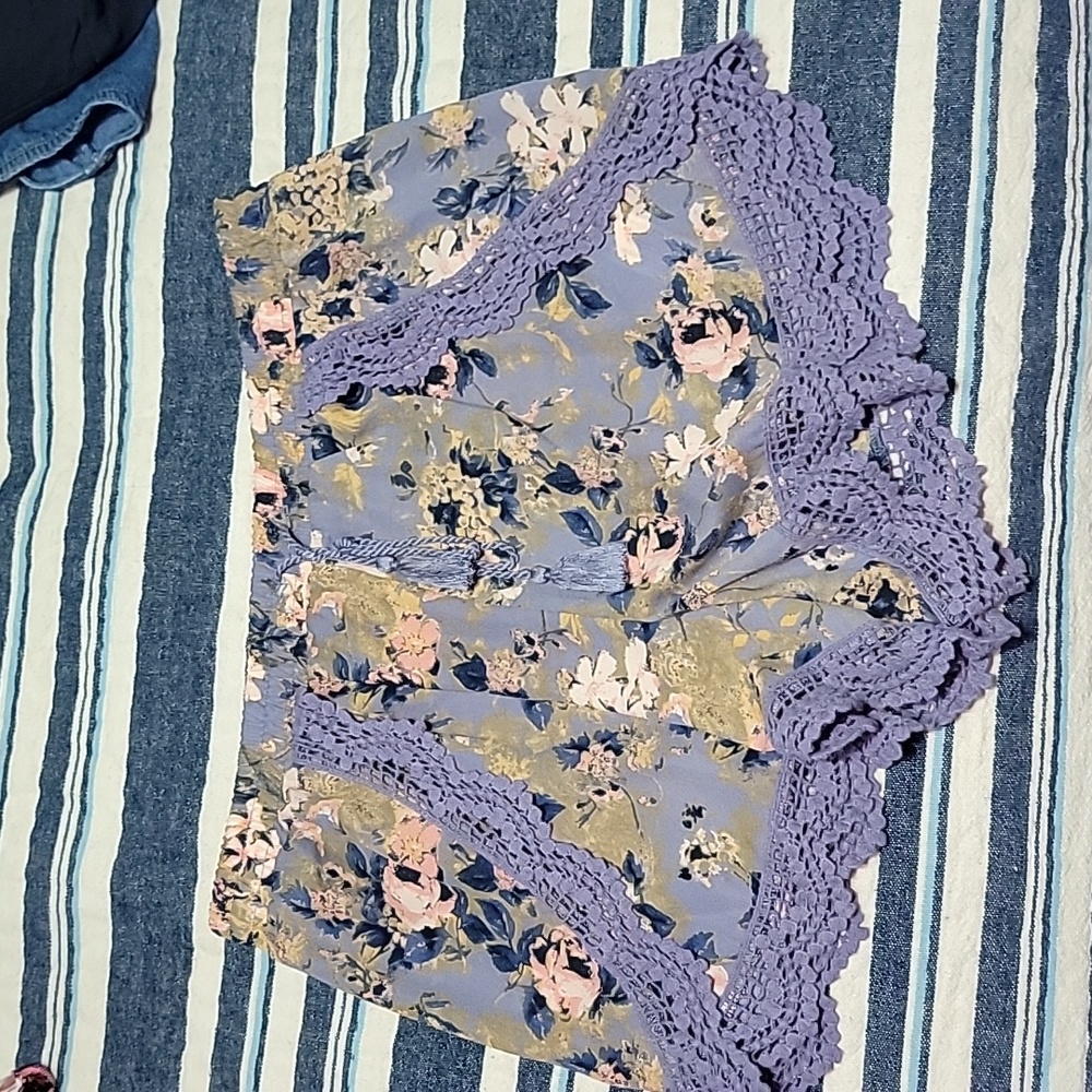 Xhilaration Floral Casual Shorts sz Large
